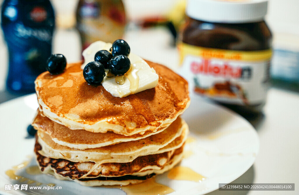 美味蓝莓松饼配奶油