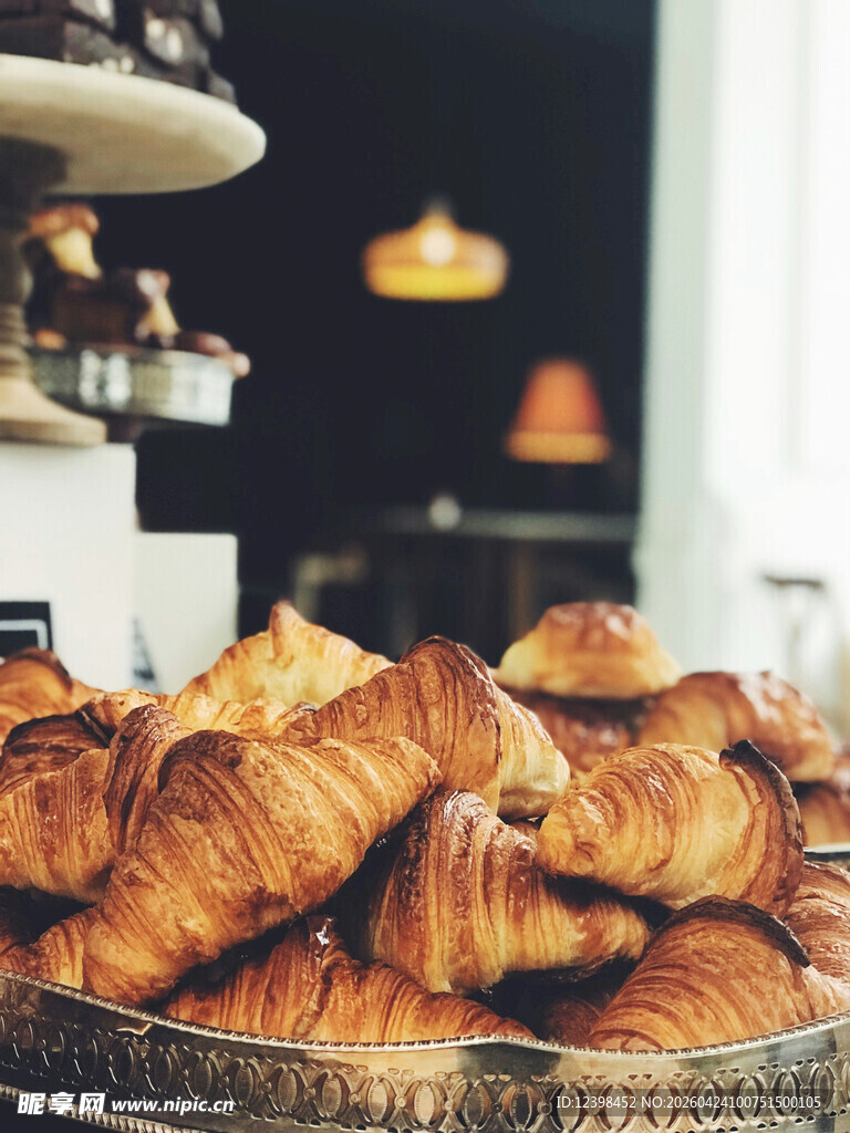 美味牛角面包陈列展示