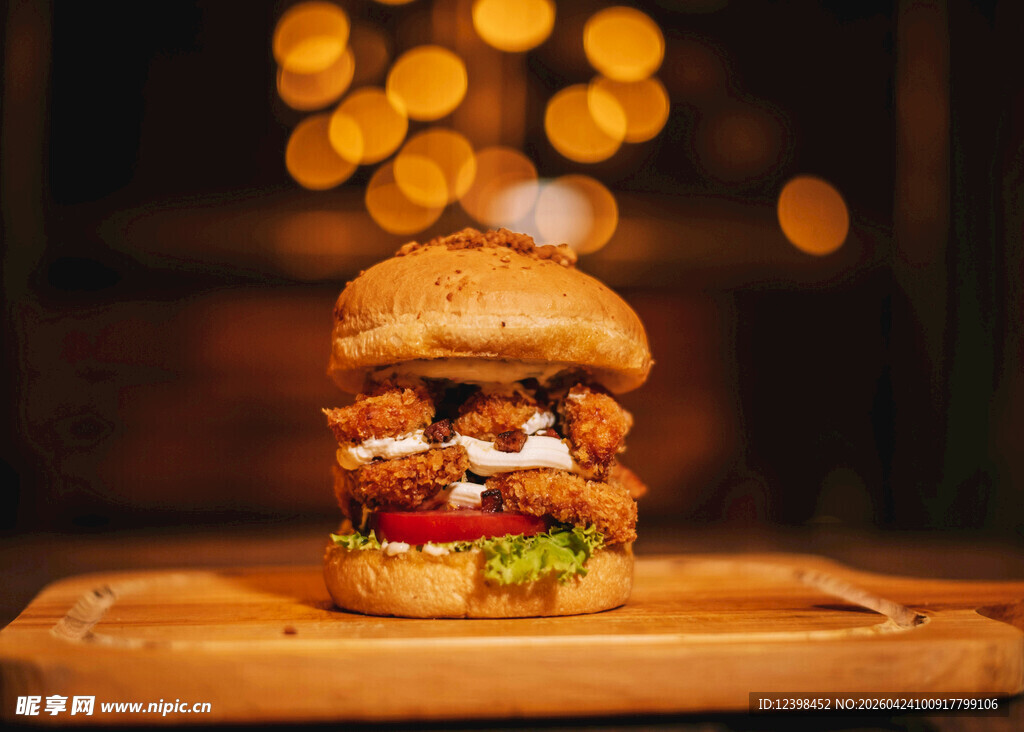美味双层汉堡特写