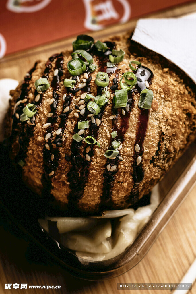 美味日式照烧鸡肉汉堡