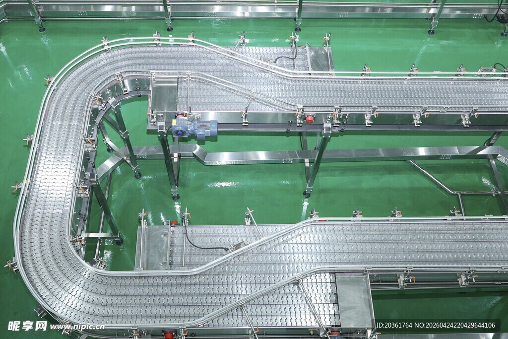 银色轨道赛车跑道