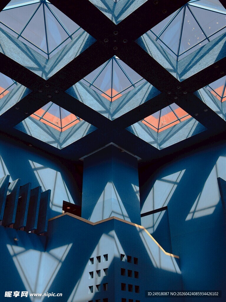 几何结构的现代建筑空间