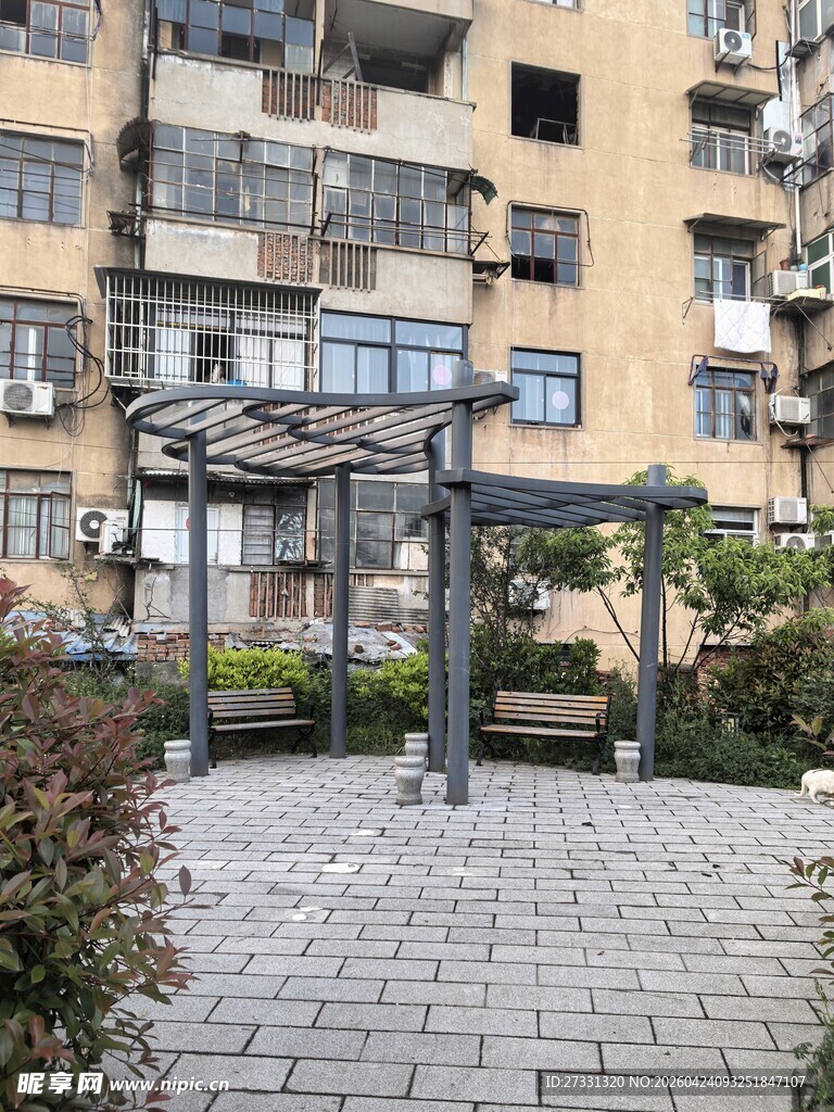 小区内的休闲景观区域