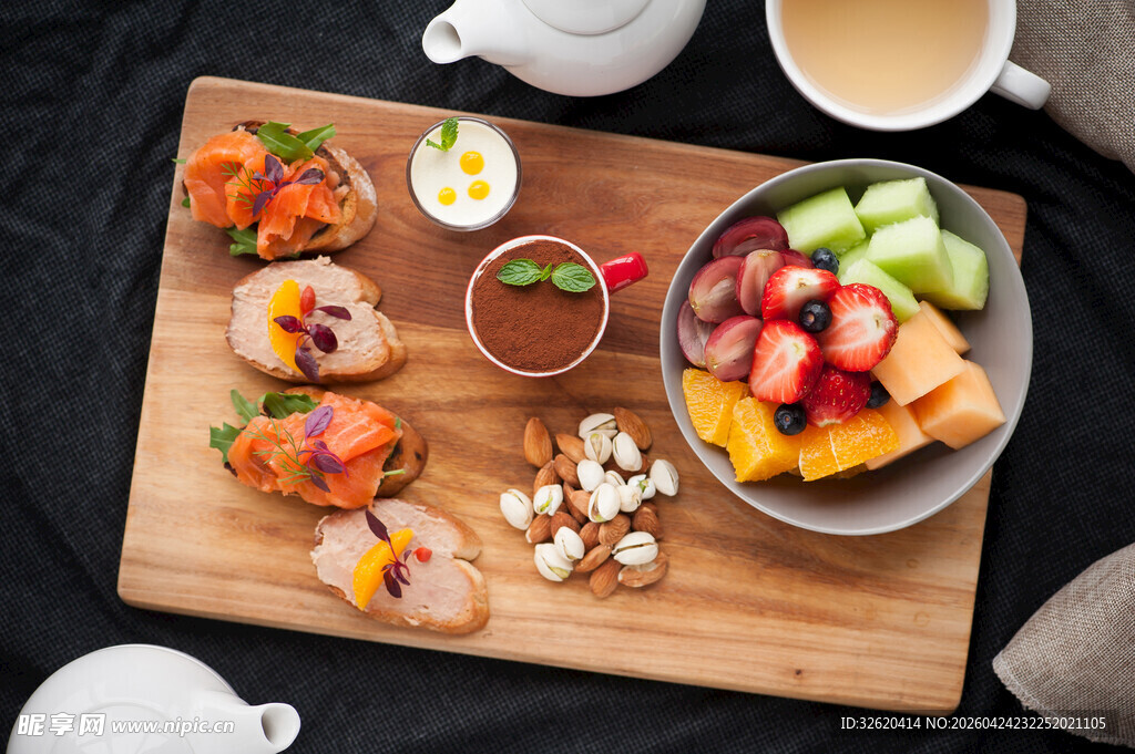 多样早餐拼盘