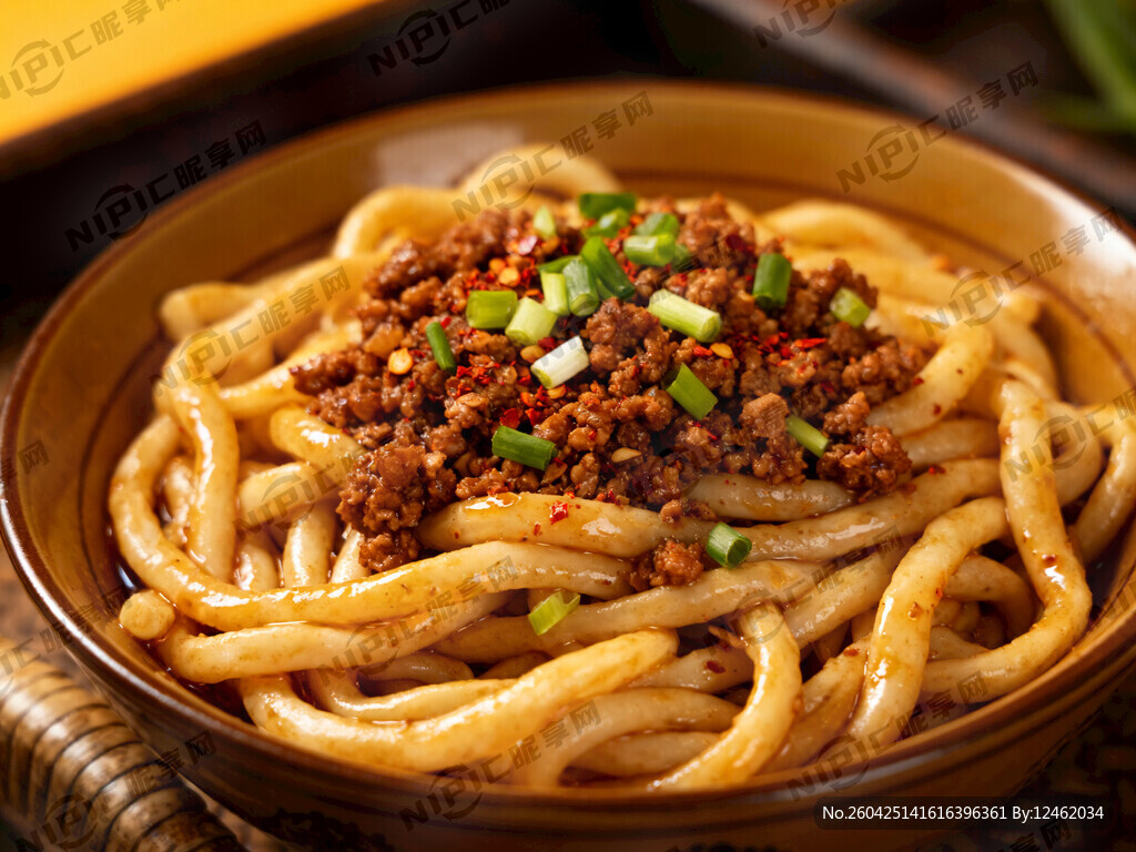 肉哨子干拌拉条子
