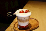  山楂莓拿铁