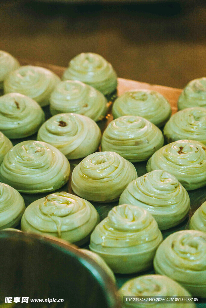 抹茶点心整齐排列