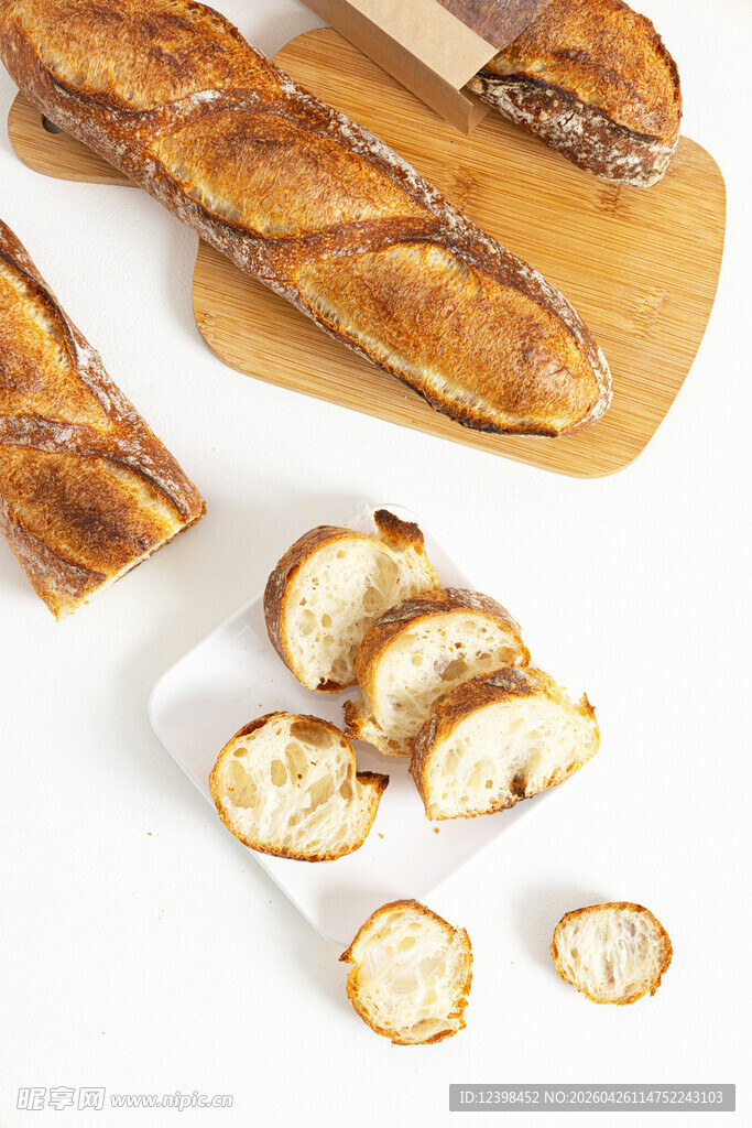法式长棍面包切片展示