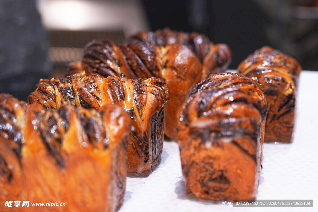 美味巧克力花纹面包