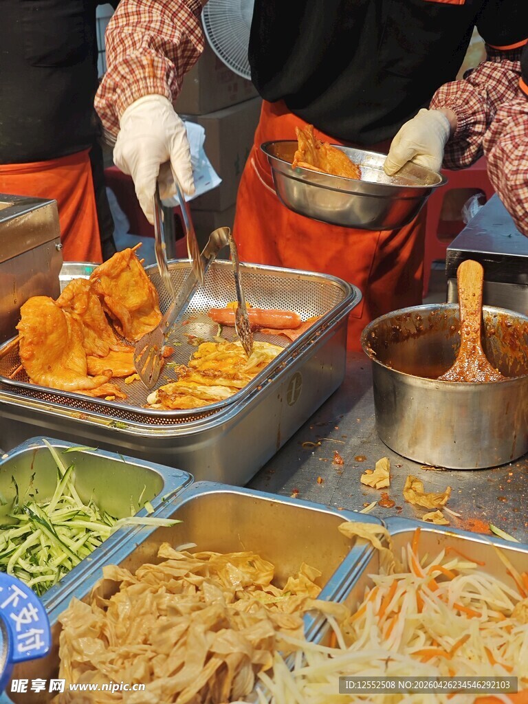 街头美味小吃现场制作