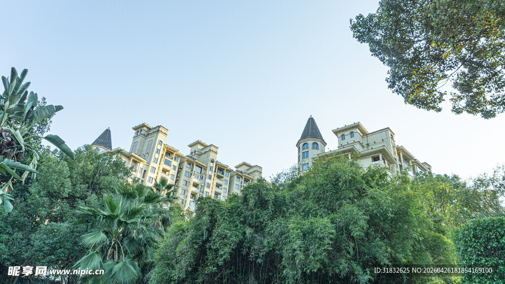 绿树环绕的美丽住宅区