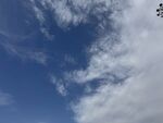 蓝天中的白云