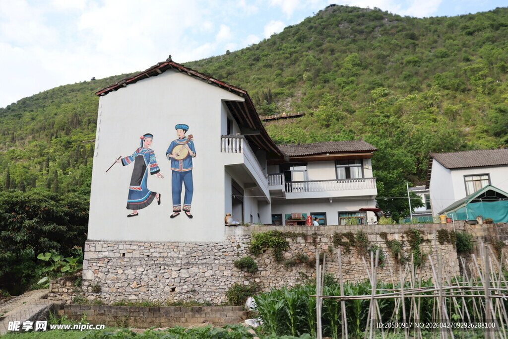 贵州风乡村建筑少数民族人物场景