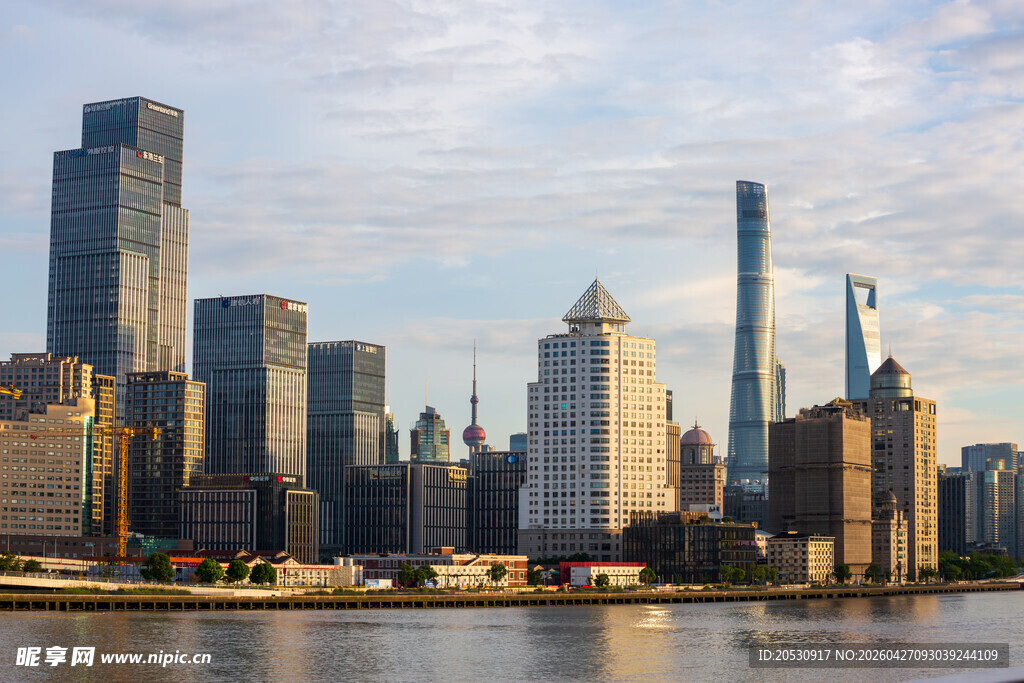 现代风格上海黄浦江现代建筑江景
