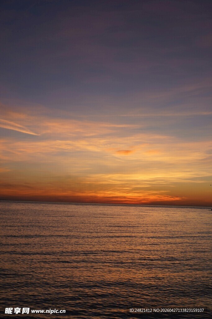 海上绝美日落景观