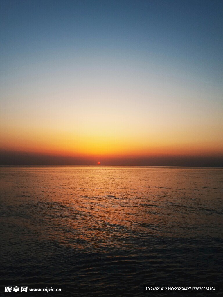 海上壮丽日出美景