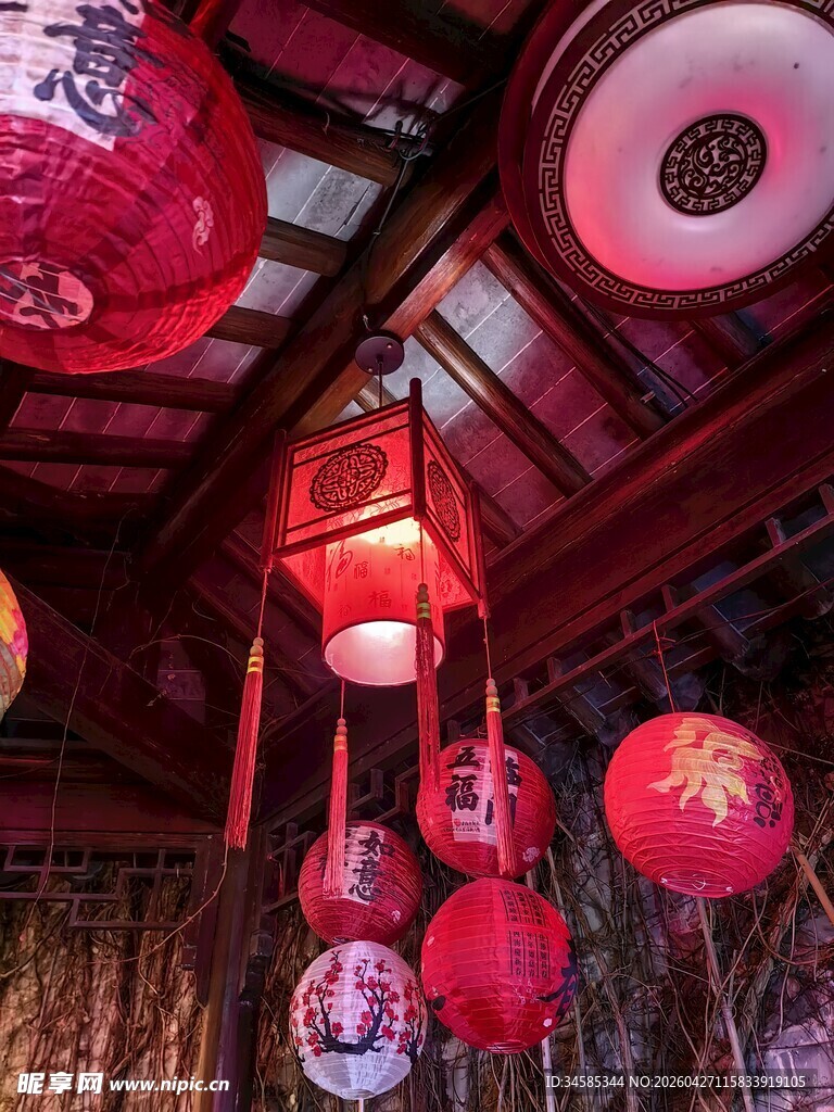 中式古风红灯笼室内场景