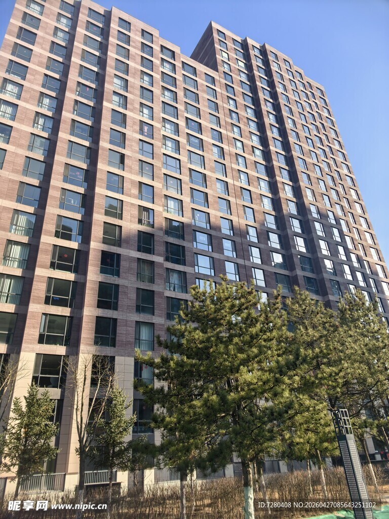 现代高层住宅楼外观