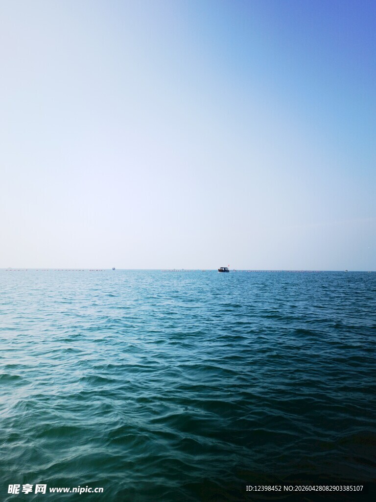 广阔海面