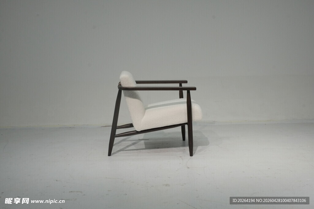 简约现代扶手椅展示