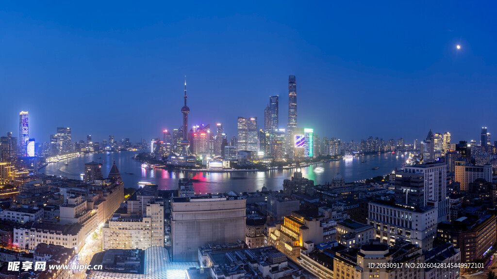 上海外滩夜景风光繁华都市航拍