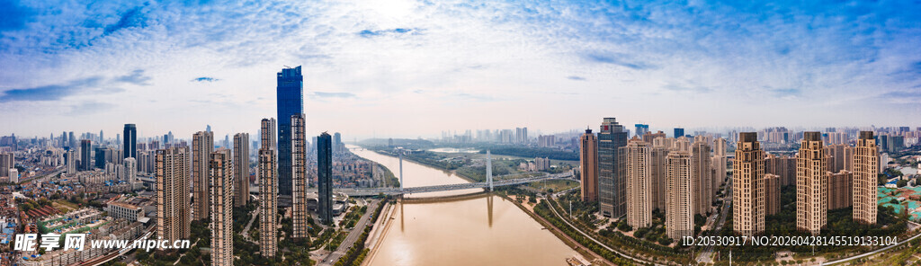 武汉沿河大道月湖桥全景