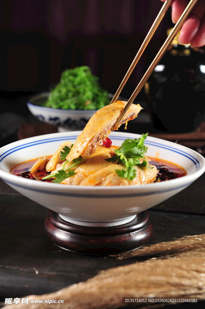 美味鸡  筷子夹起瞬间