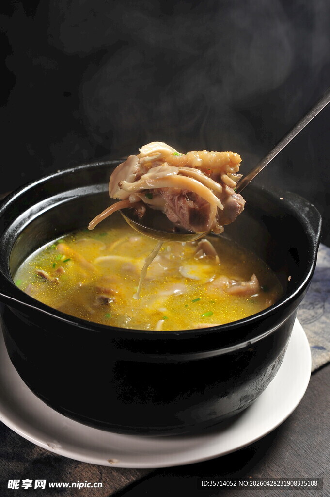 香浓鸡汤滋补食材慢炖