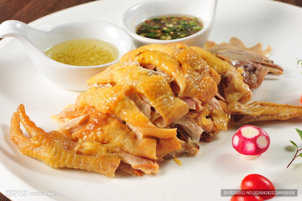 美味手撕鸡搭配特色蘸料