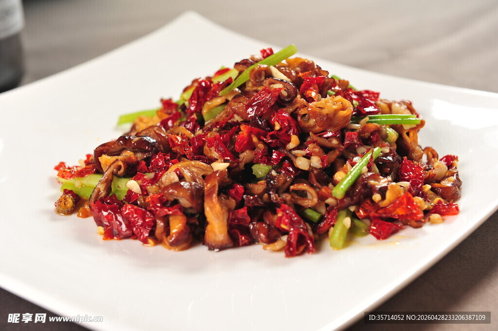 香辣美味的特色炒小肠