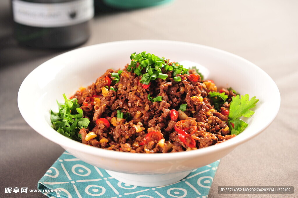 美味辣椒炒肉色泽诱人