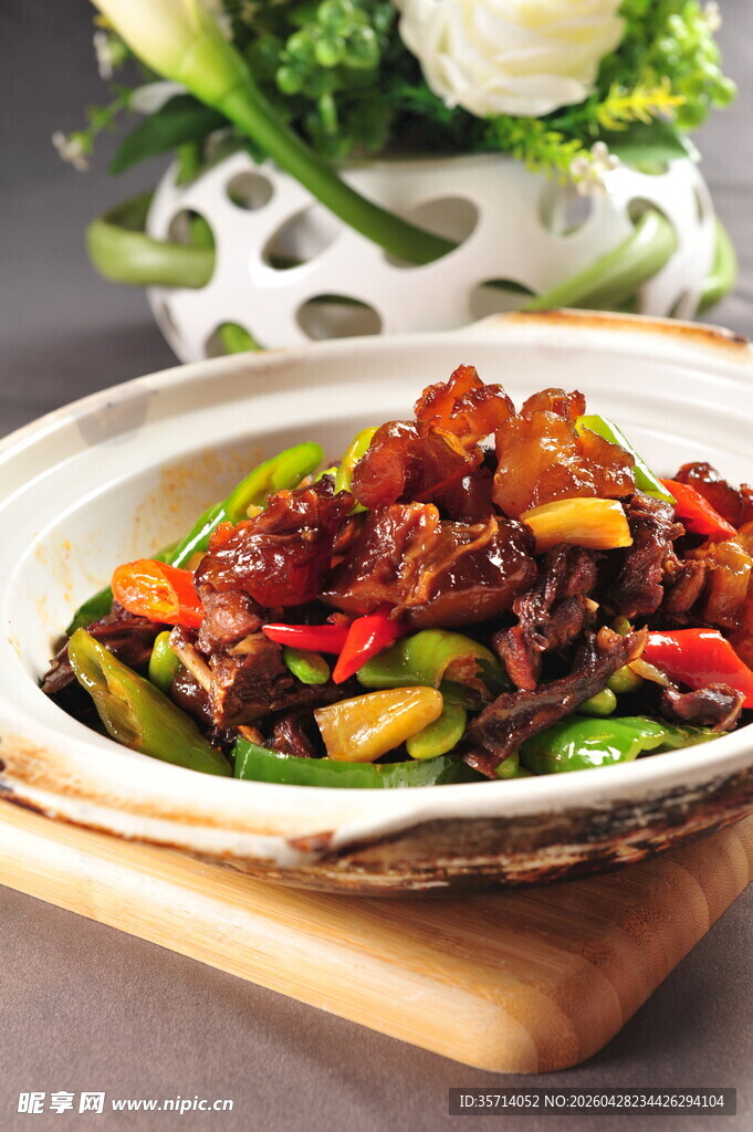 美味爆炒兔肉