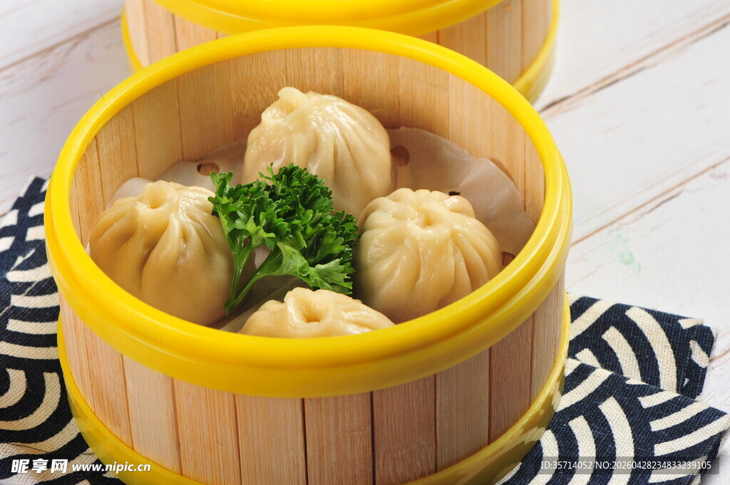 竹笼里的美味小笼包