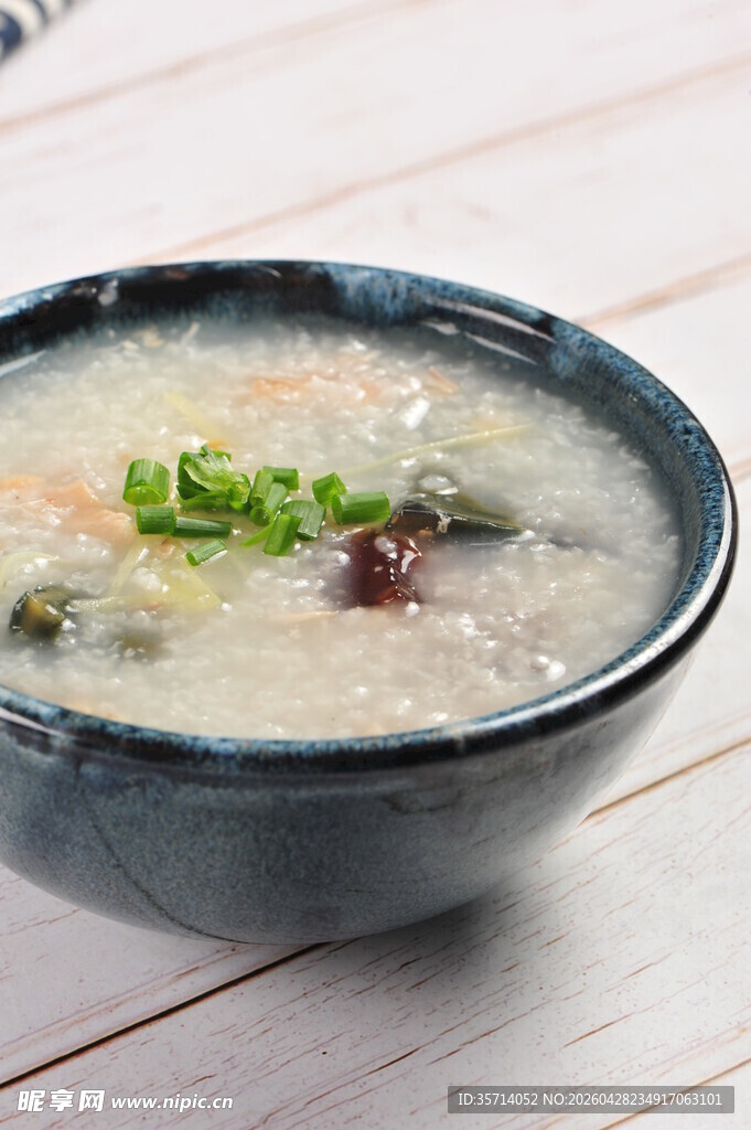 一碗营养美味的蔬菜粥
