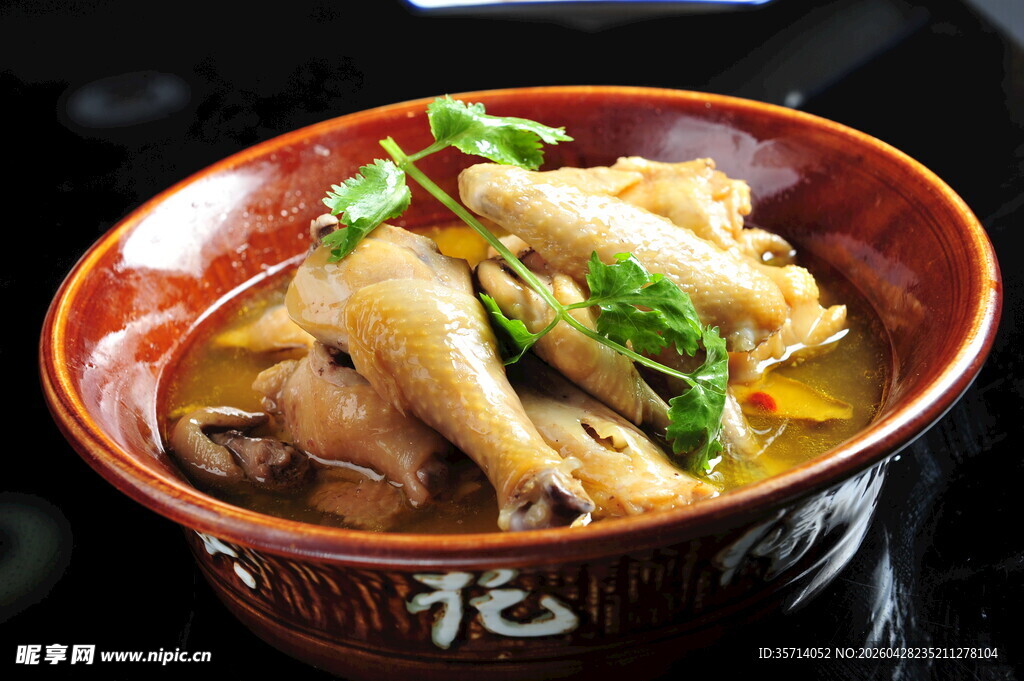 美味鸡汤炖鸡腿