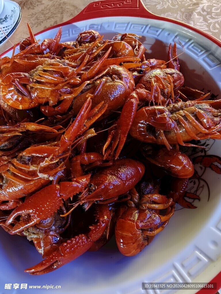 美味小龙虾一盘