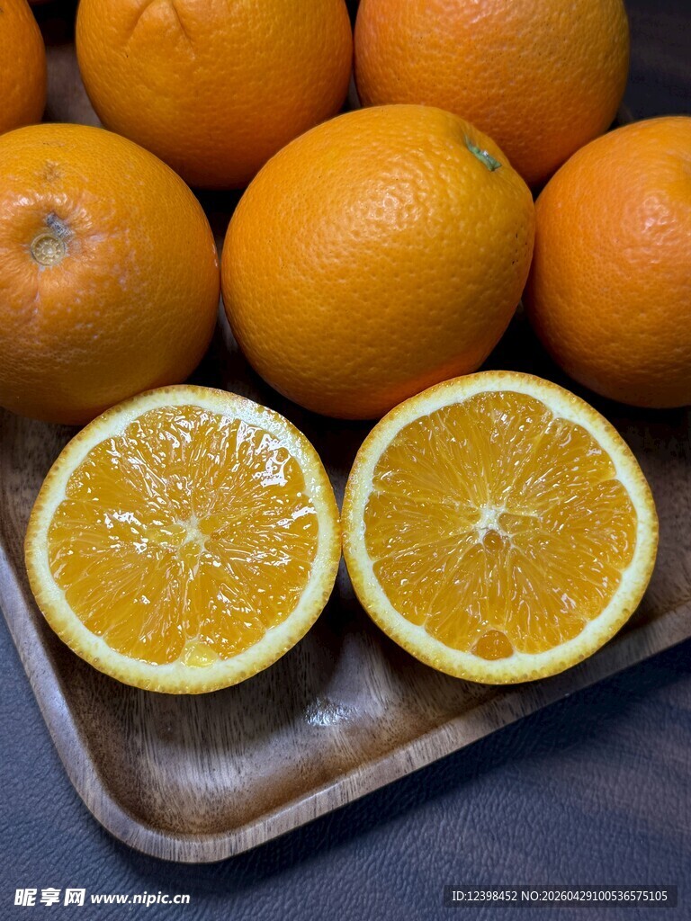 新鲜橙子