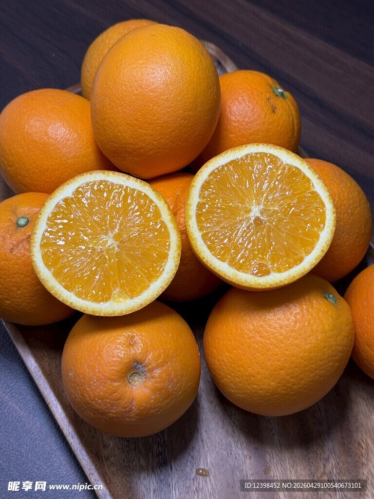 新鲜橙子