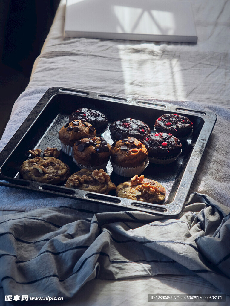 烤盘上的美味自制烘焙点心