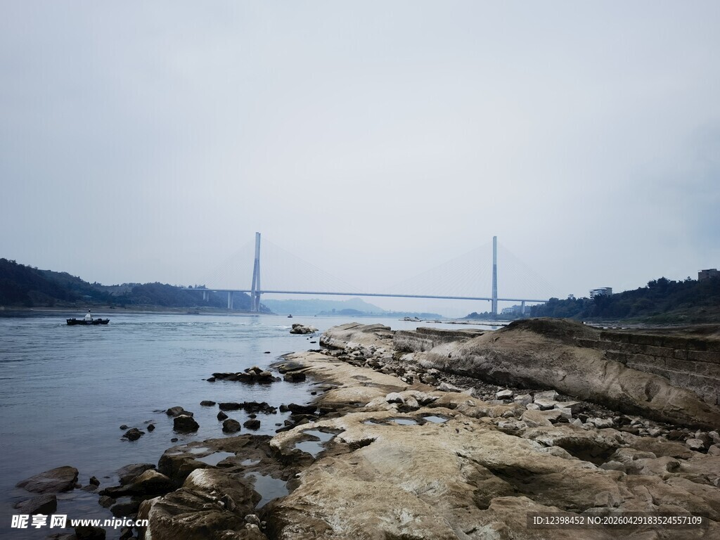 桥梁与岸滩