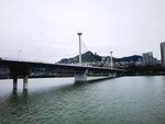 江上桥梁与城市景致
