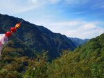 山间飘扬的多彩经幡