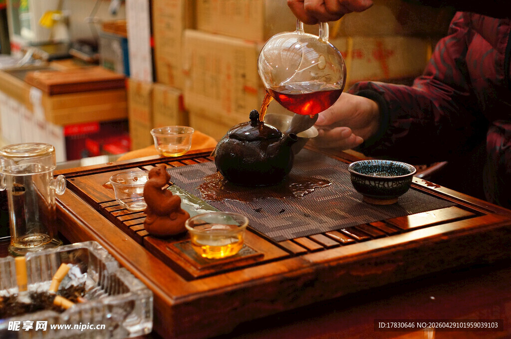 传统中式茶艺冲泡场景