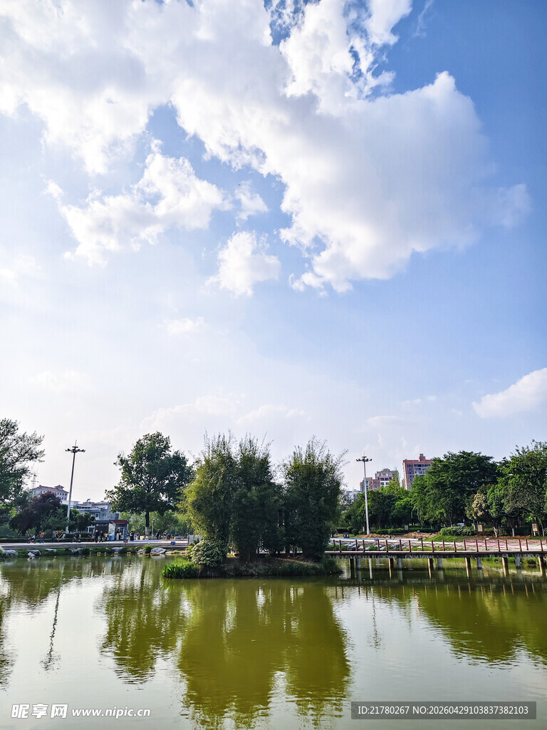 湖畔风光自然美景