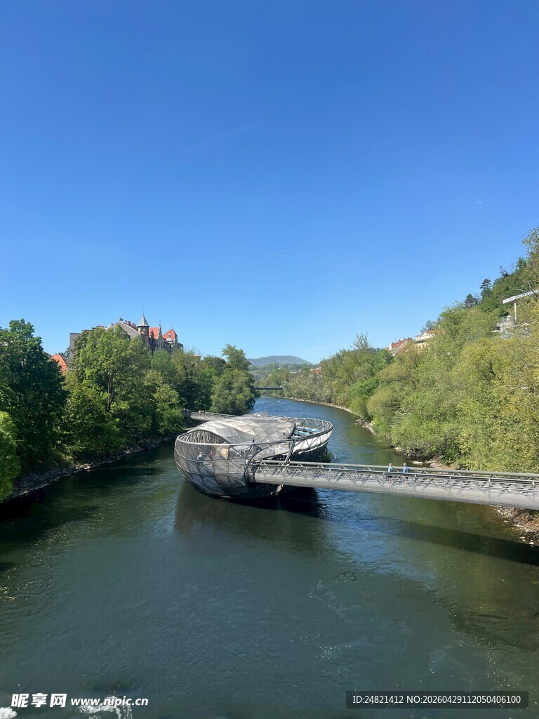 河畔风景