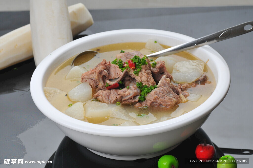 萝卜牛肉汤 盐排骨炖萝卜