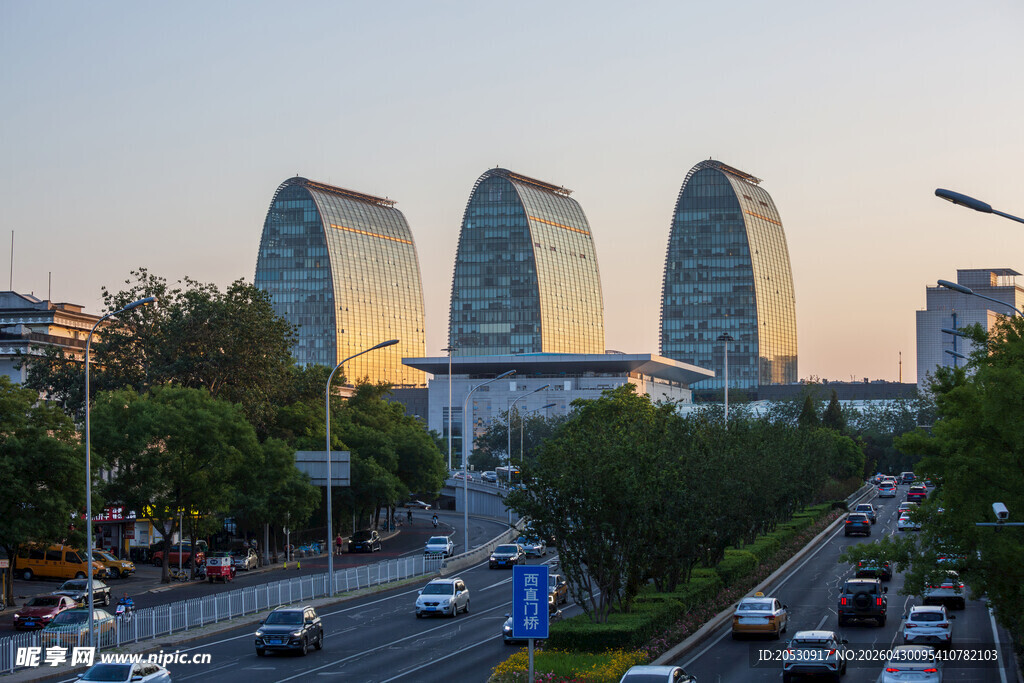 北京西直门桥和商圈建筑商业照片