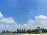 城市河畔风光