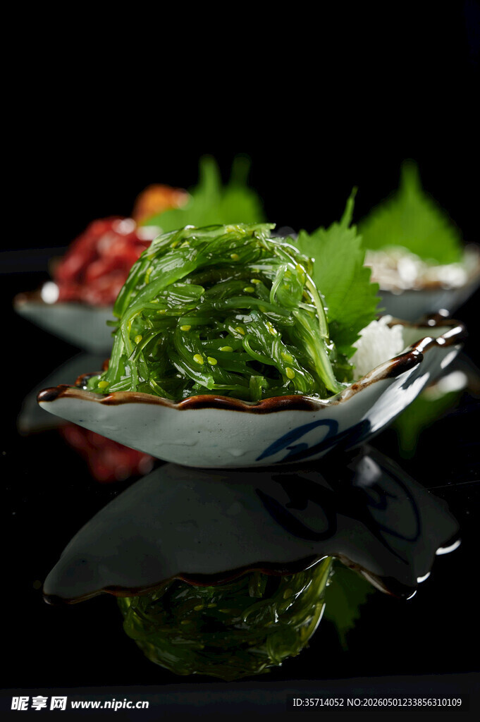 翠绿美味蔬菜沙拉