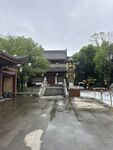 古寺庭院雨后景致